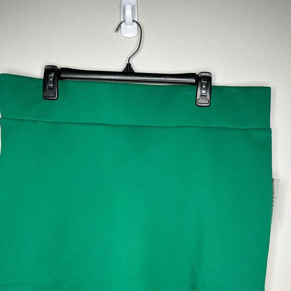 NWT Eloquii Women's Green Pencil Skirt Size 18 Stretch Slit Back Wicked Career - Picture 2 of 11